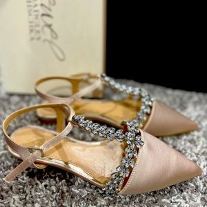 Badgley Mishchka Flat sandals NWT!